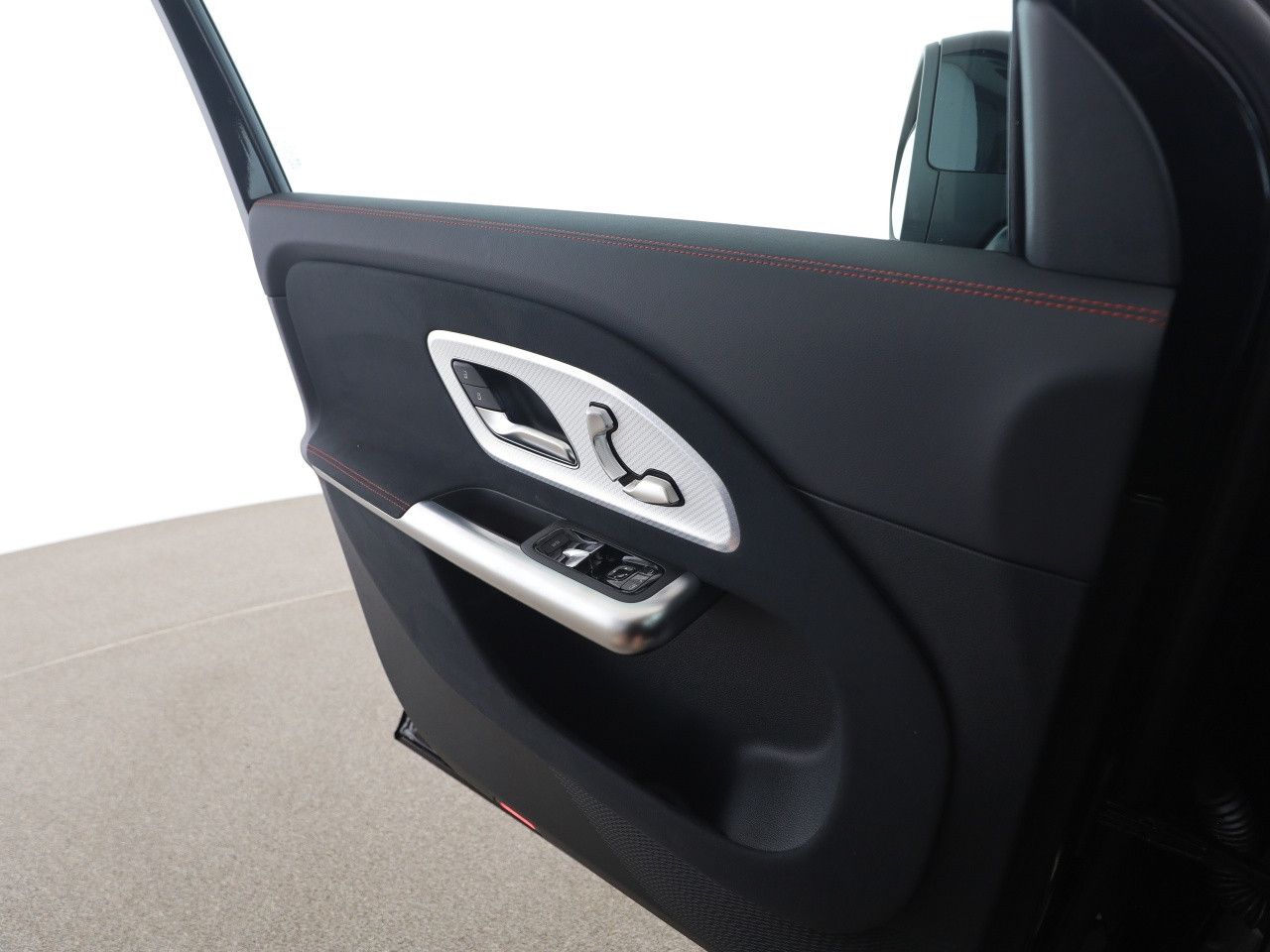 Mercedes-Benz GLB – Bild 13