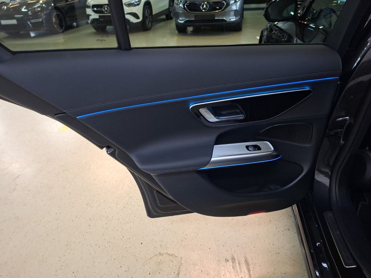 Mercedes-Benz E-Klasse – Bild 13
