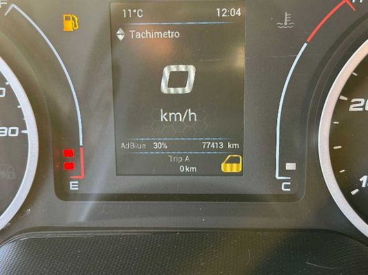 Vehicle image 8 / 13
