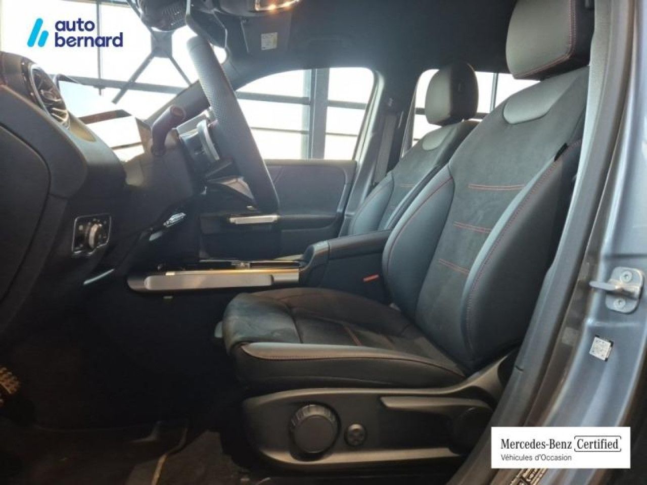 Photo du v&eacute;hicule 9 / 18