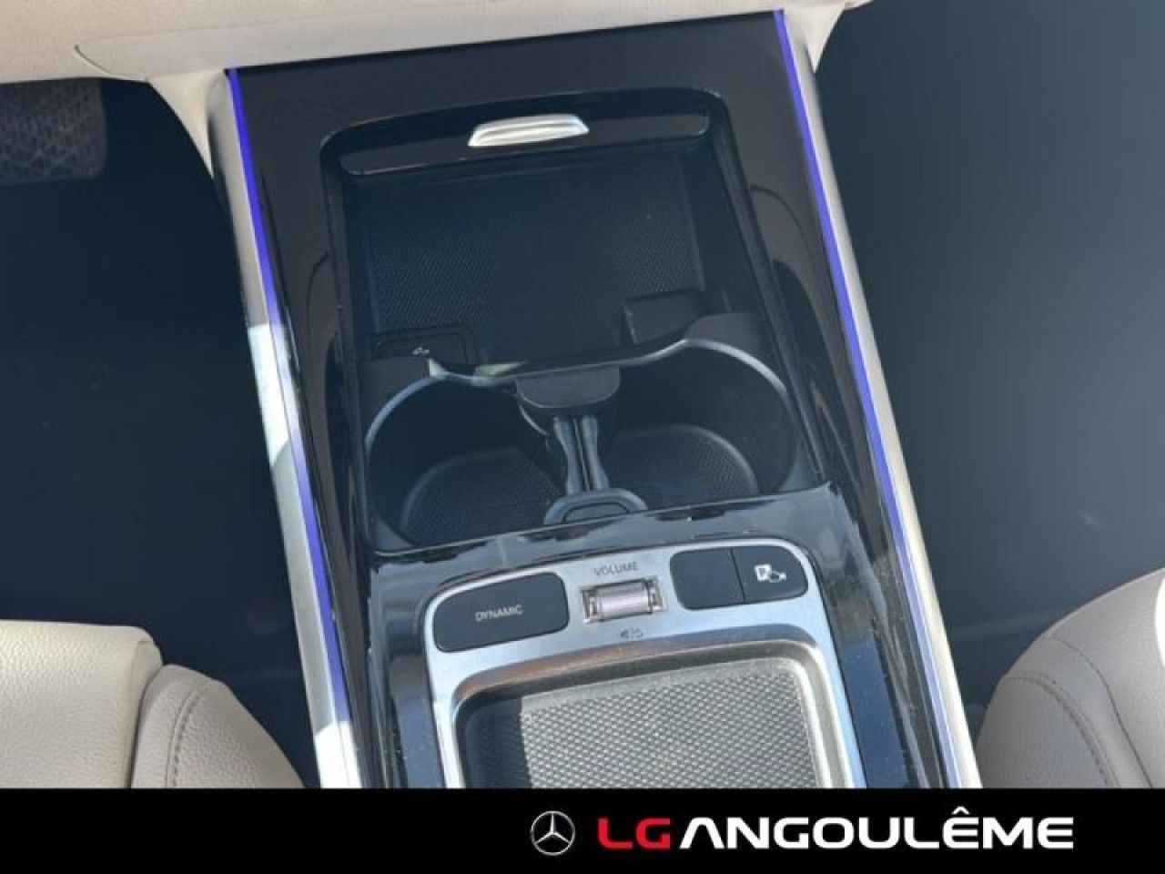 Photo du v&eacute;hicule 13 / 18