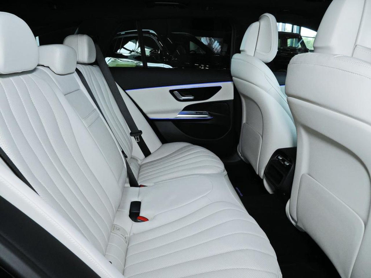 Mercedes-Benz E-Klasse – Bild 15