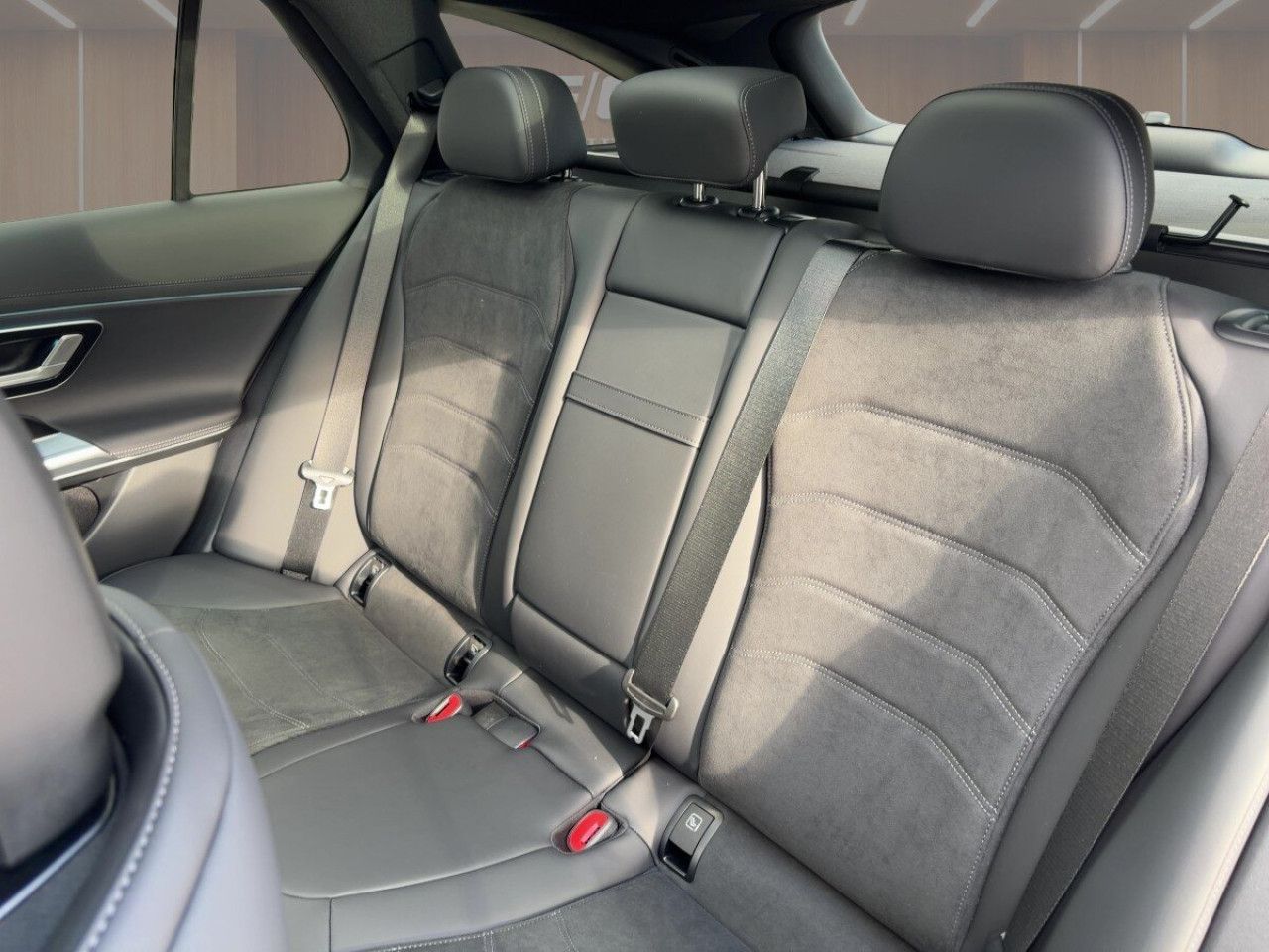Mercedes-Benz E-Klasse – Bild 15