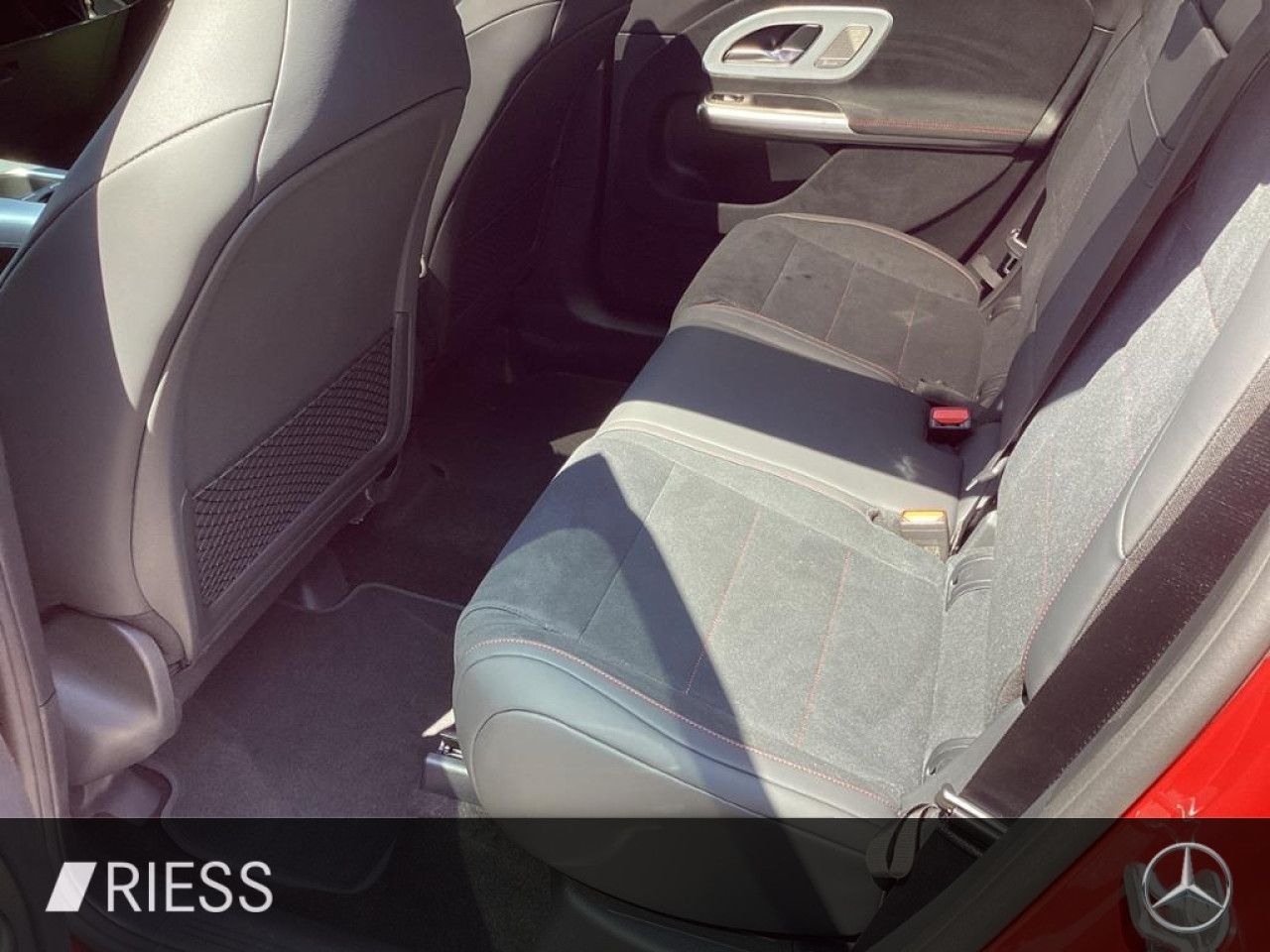Mercedes-Benz GLB – Bild 12