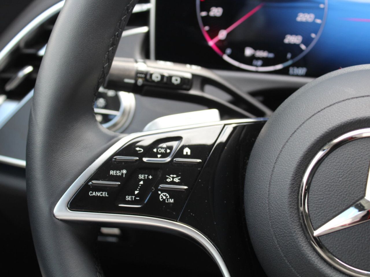 Mercedes-Benz E-Klasse – Bild 13