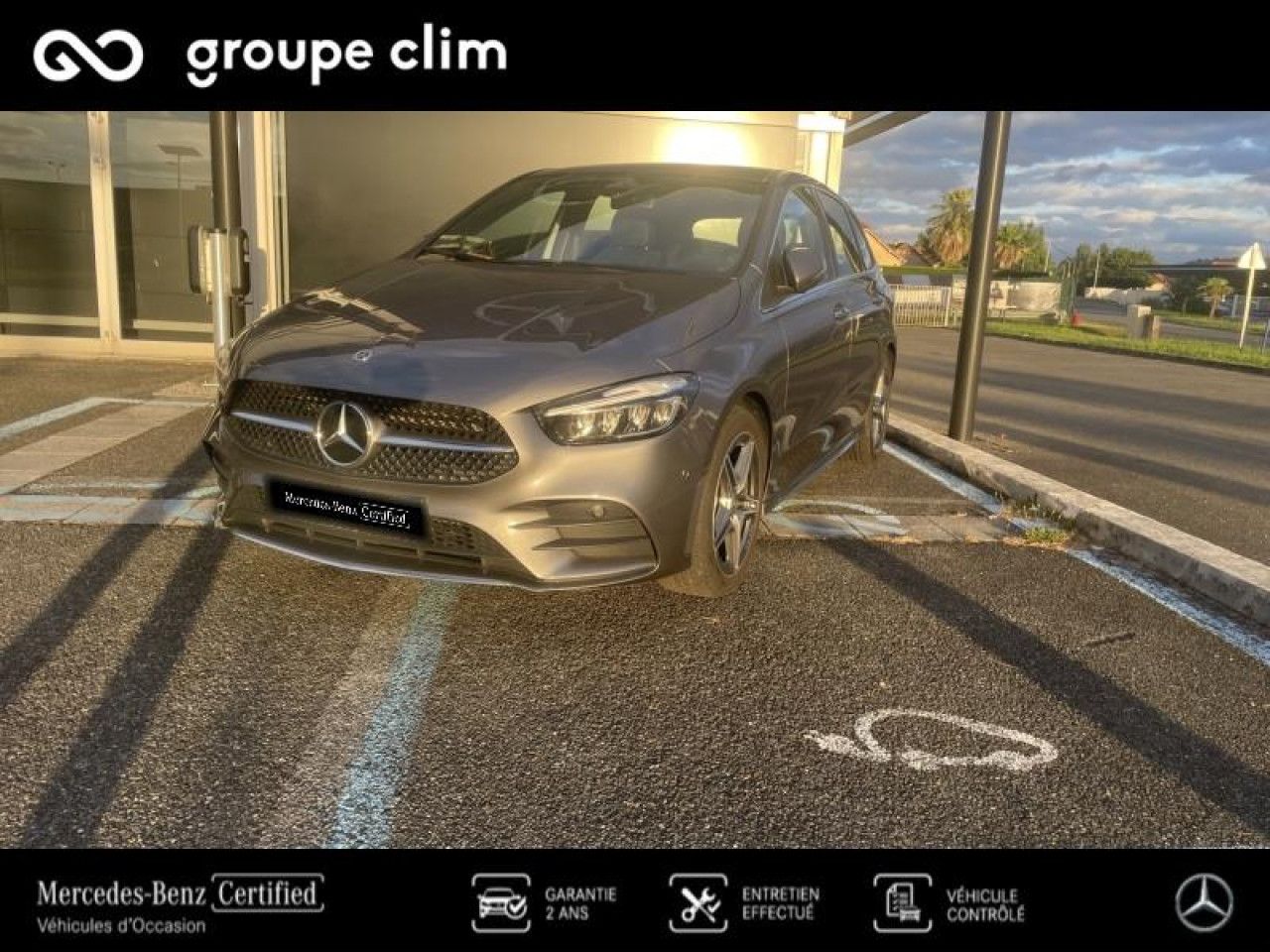 Photo du v&eacute;hicule 1 / 18
