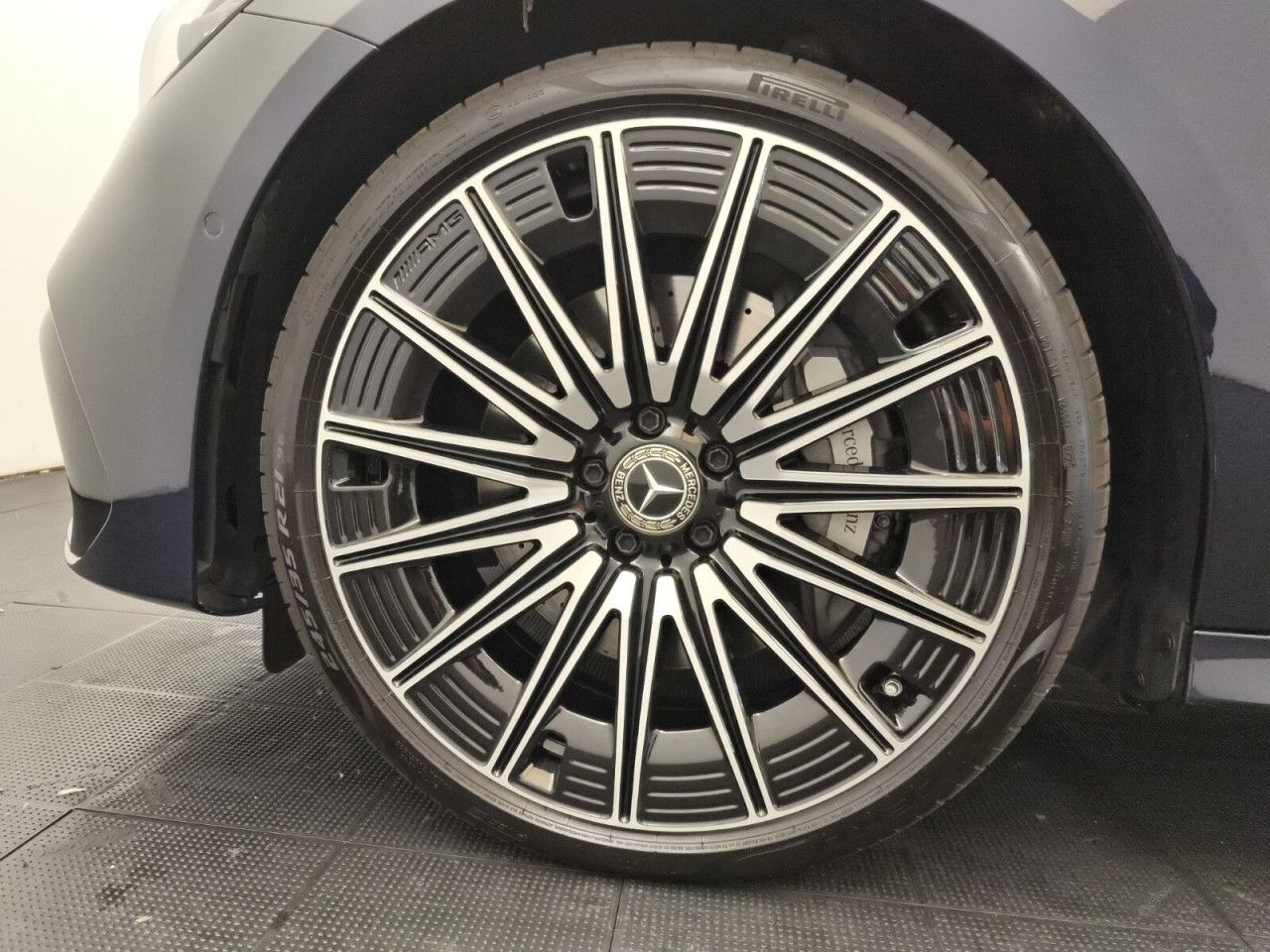 Mercedes-Benz E-Klasse – Bild 9