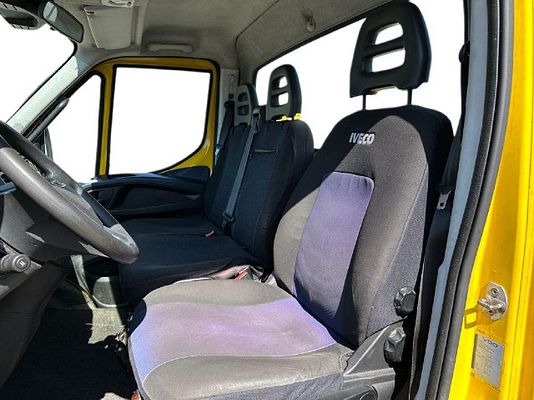 Vehicle image 13 / 17