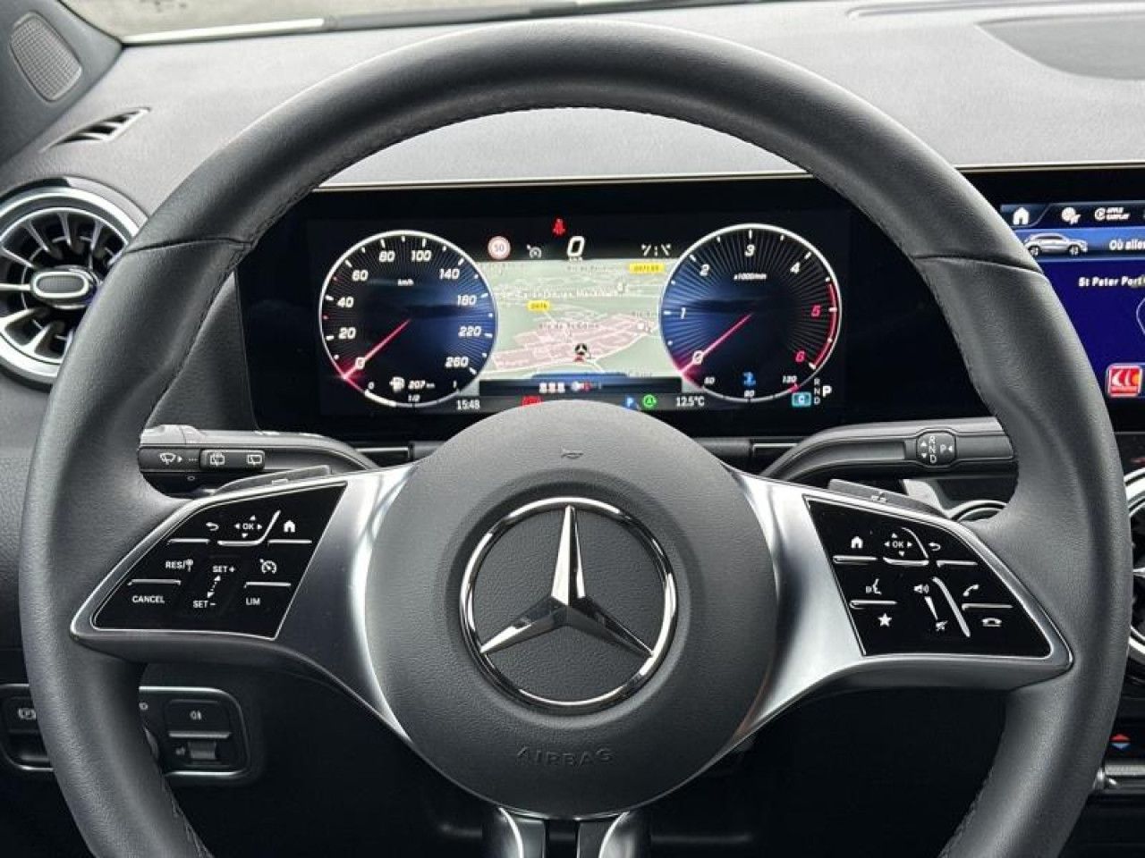 Photo du v&eacute;hicule 9 / 18