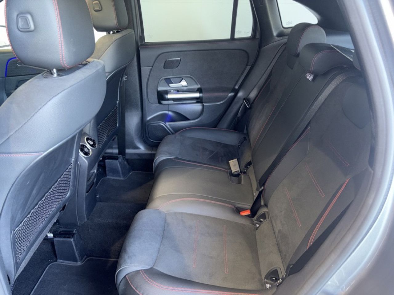 Photo du v&eacute;hicule 12 / 18