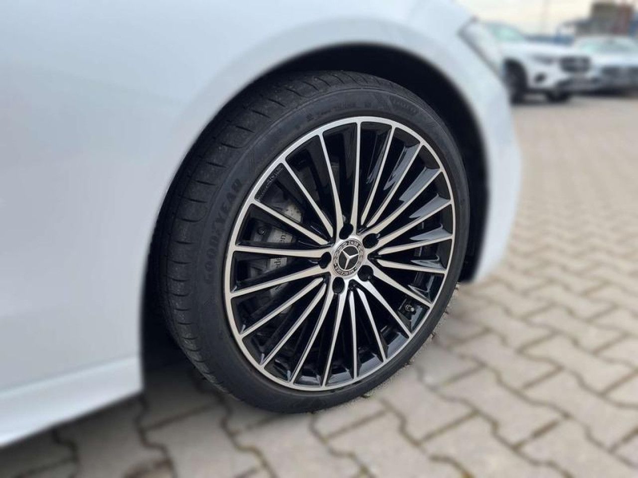 Fahrzeugbild 6 / 16