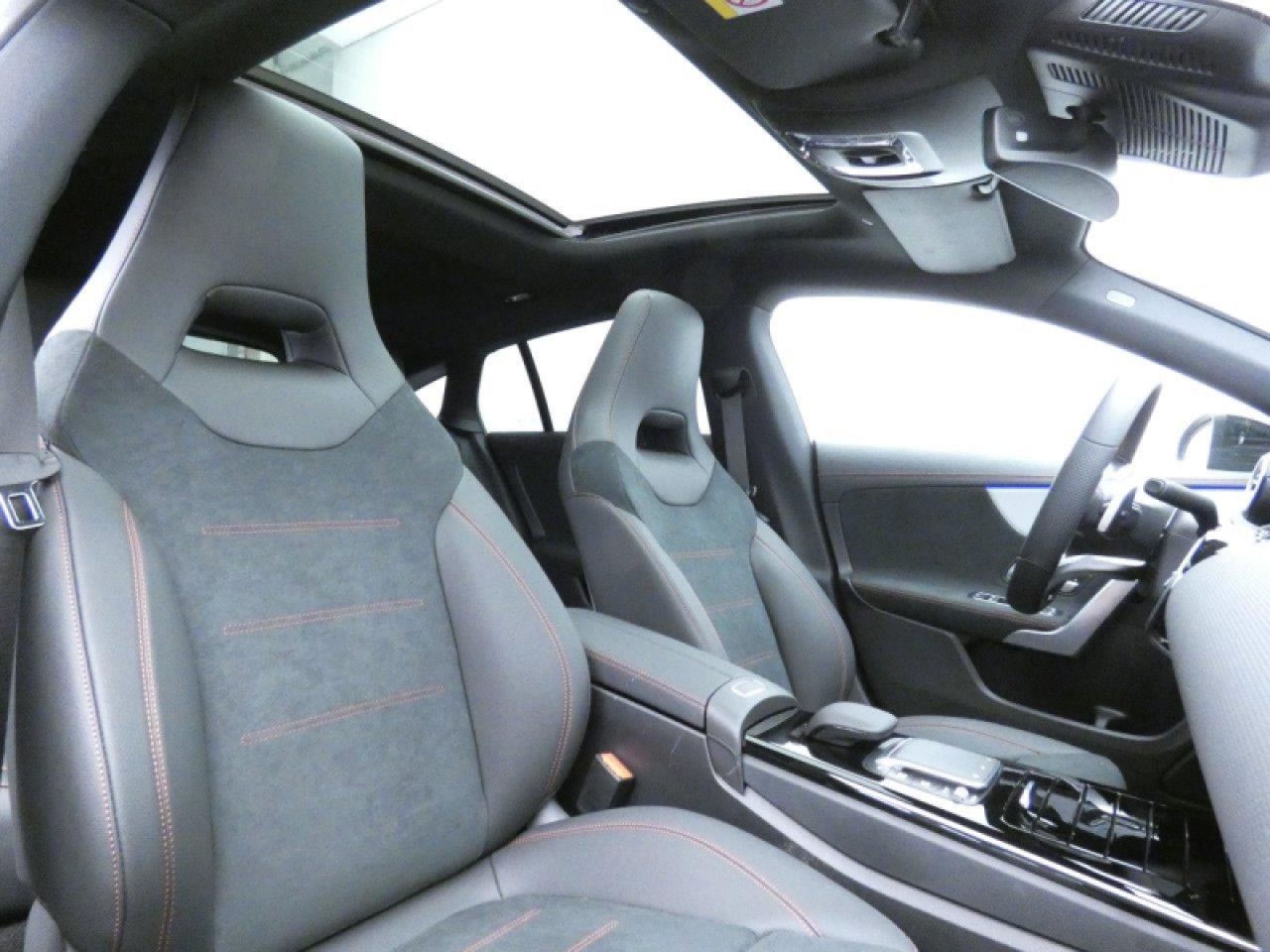 Photo du v&eacute;hicule 14 / 18