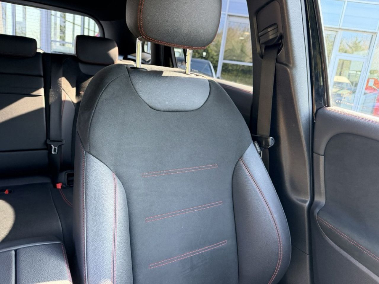 Photo du v&eacute;hicule 15 / 18