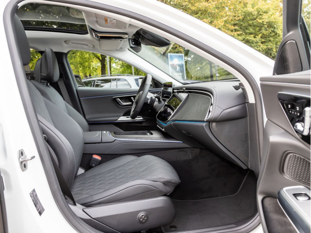 Mercedes-Benz E-Klasse – Bild 7