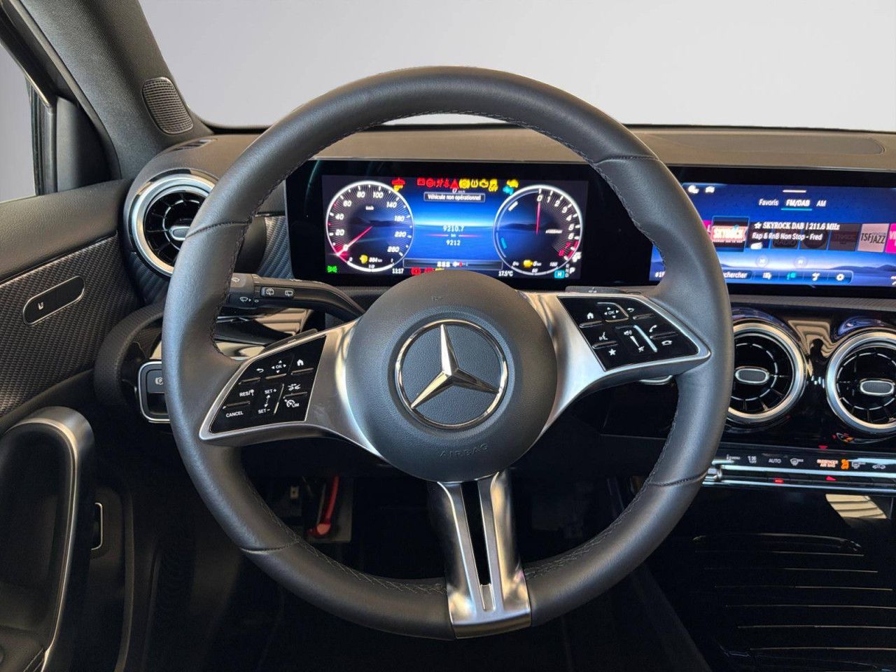 Photo du v&eacute;hicule 12 / 18