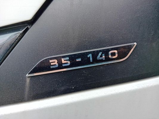 Vehicle image 9 / 10