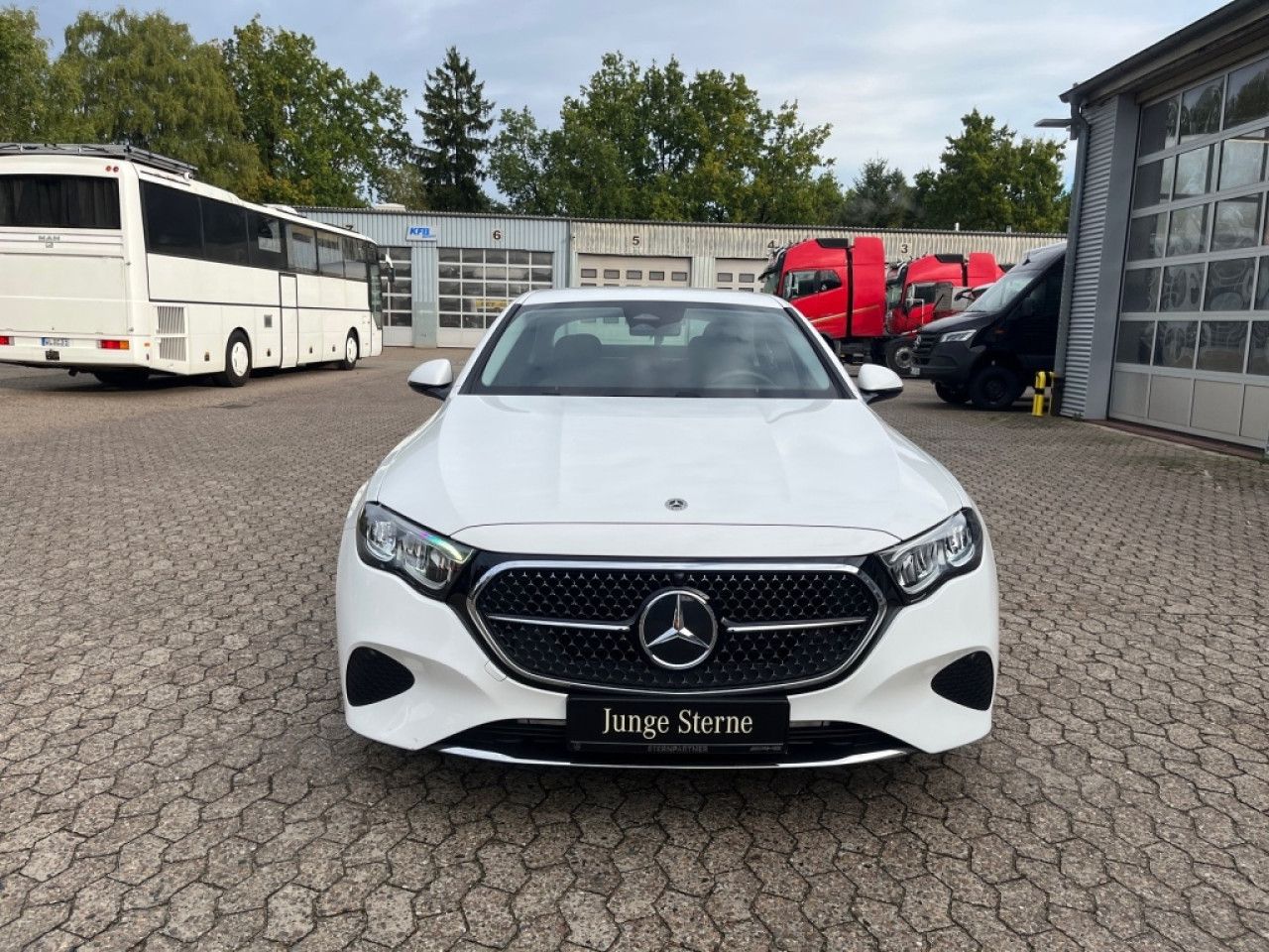 Mercedes-Benz E-Klasse – Bild 21