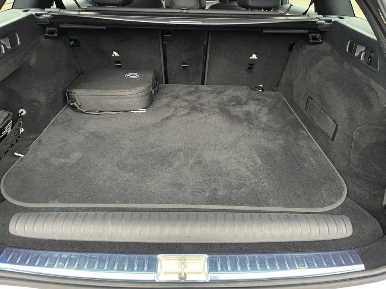 Mercedes-Benz E-Klasse – Bild 9