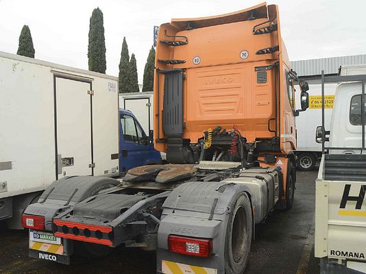 Vehicle image 2 / 5