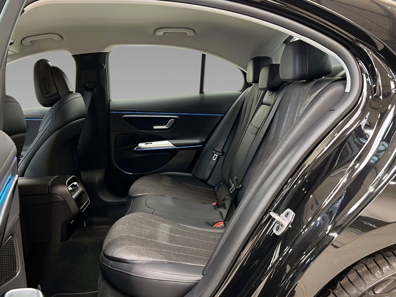Mercedes-Benz E-Klasse – Bild 9