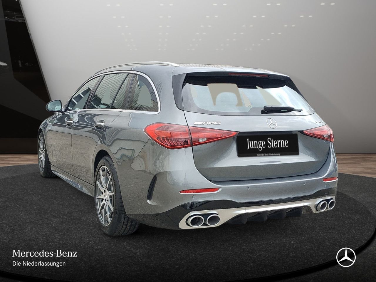 Photo 7 / 17