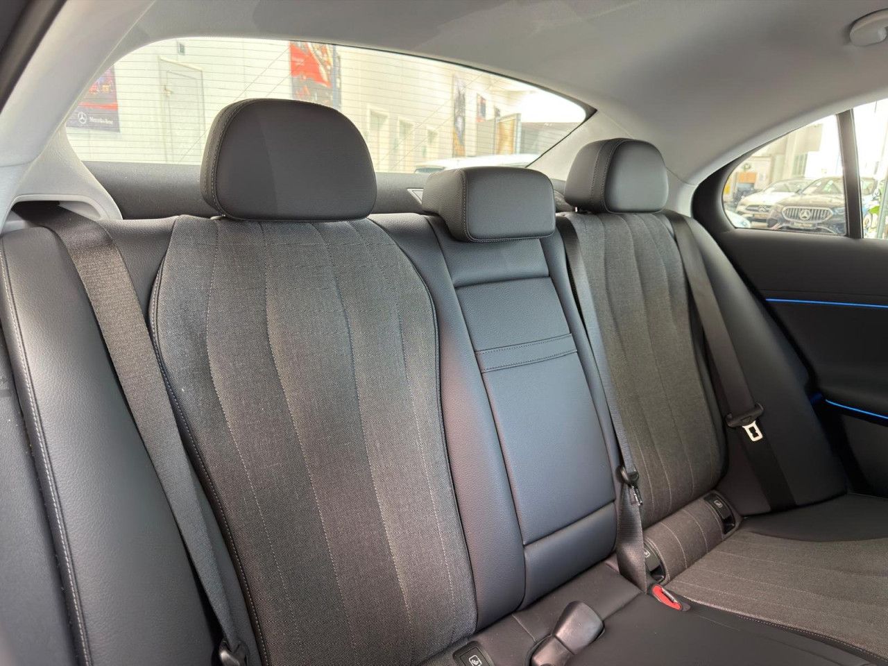 Mercedes-Benz E-Klasse – Bild 13