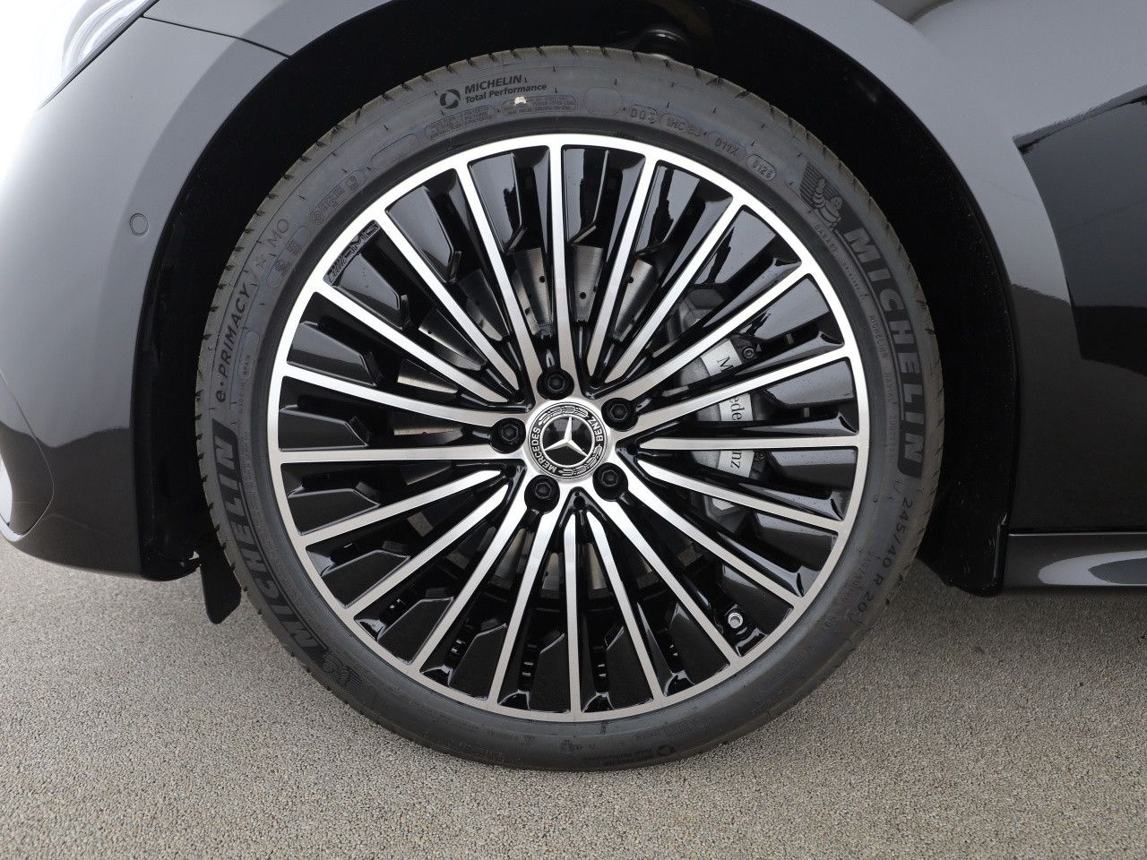 Mercedes-Benz E-Klasse – Bild 16