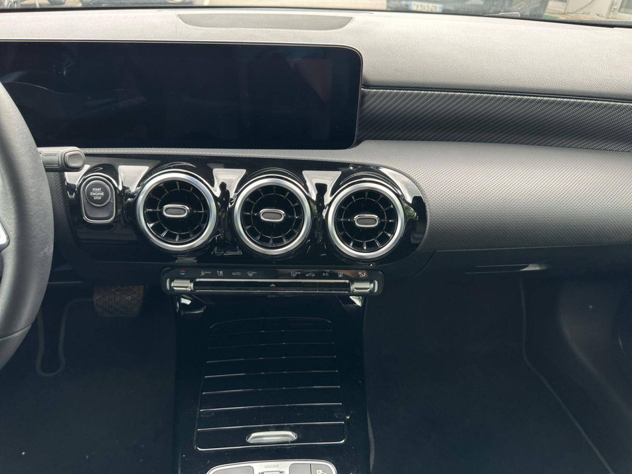 Photo du v&eacute;hicule 15 / 18