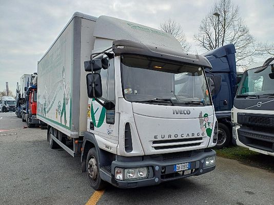 Vehicle image 2 / 9