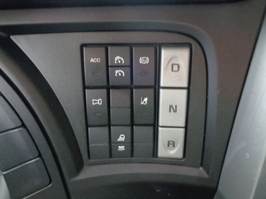 Vehicle image 11 / 15