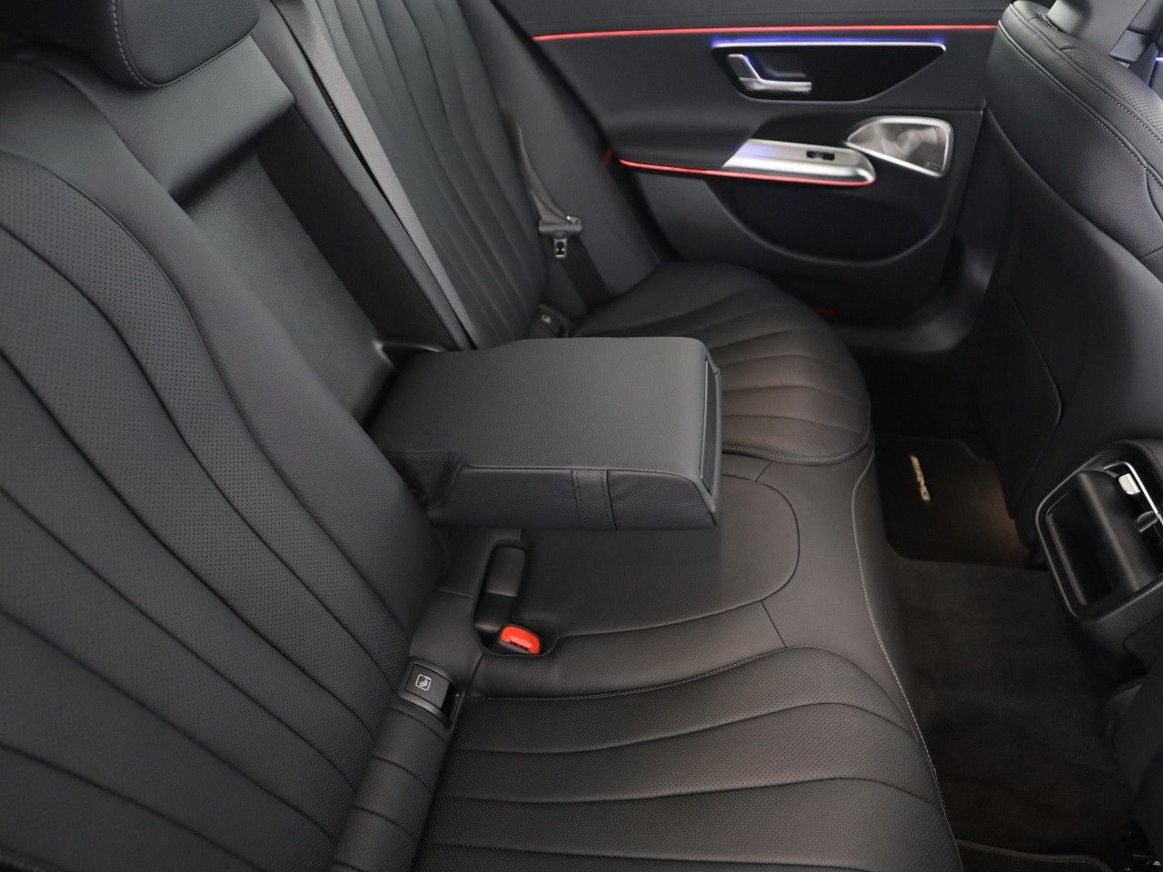 Mercedes-Benz E-Klasse – Bild 22