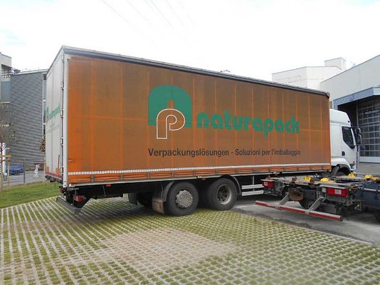 Vehicle image 2 / 8