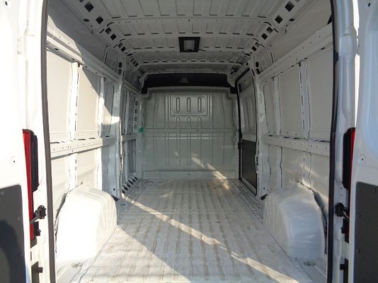 Vehicle image 7 / 15