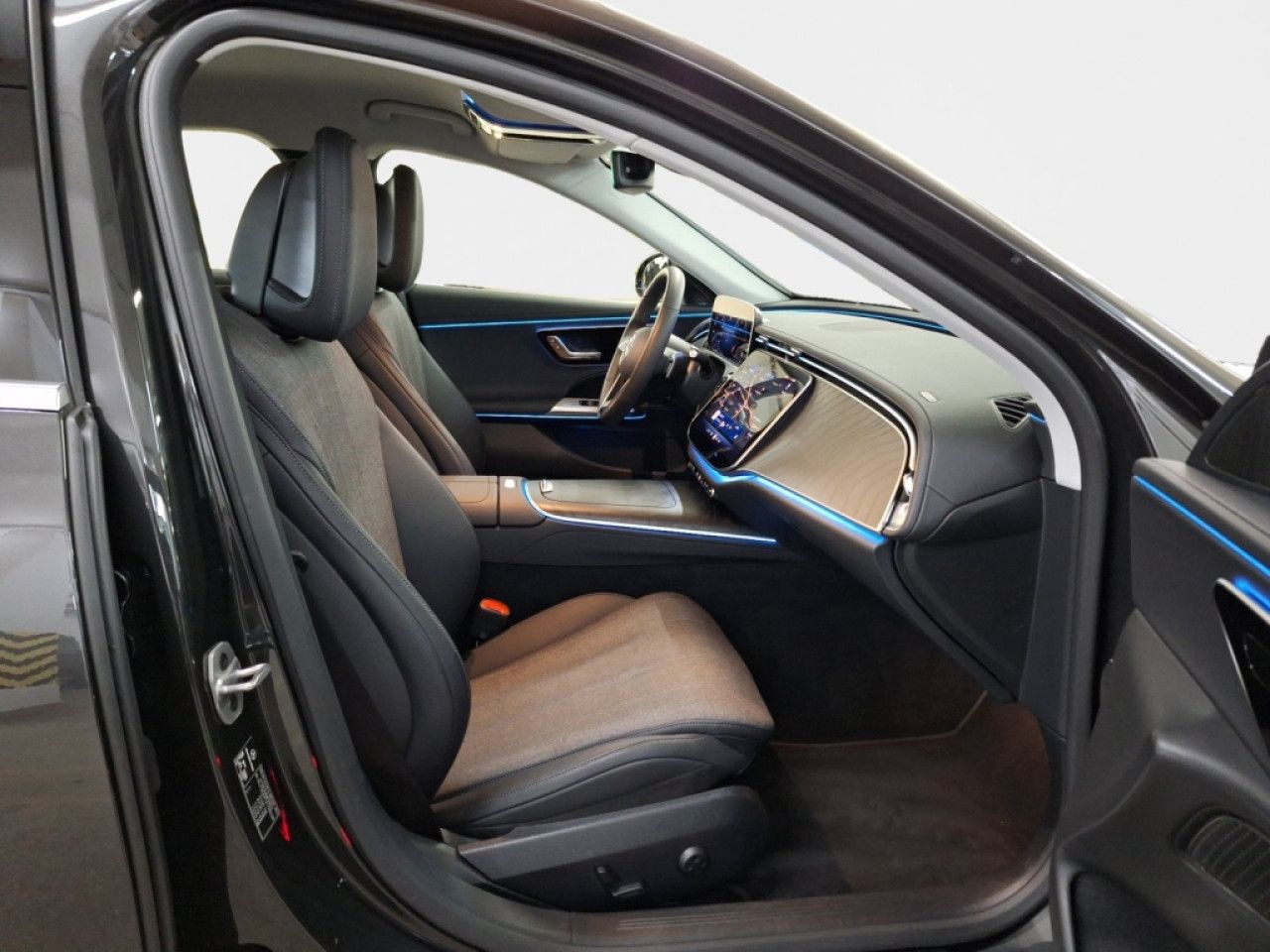 Mercedes-Benz E-Klasse – Bild 17