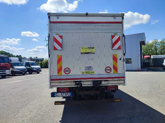 Vehicle image 5 / 13