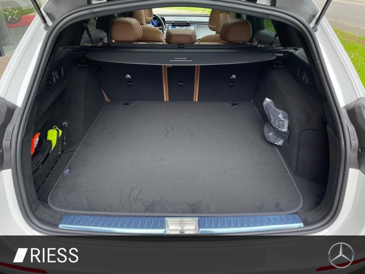 Mercedes-Benz E-Klasse – Bild 14