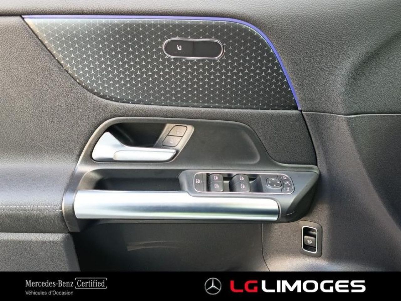 Photo du v&eacute;hicule 16 / 18