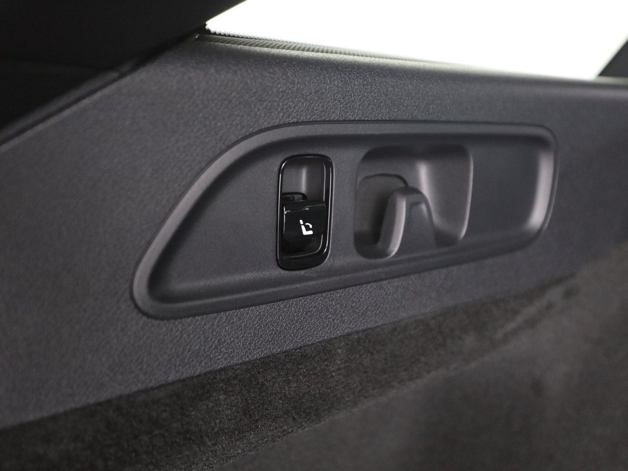 Mercedes-Benz E-Klasse – Bild 25