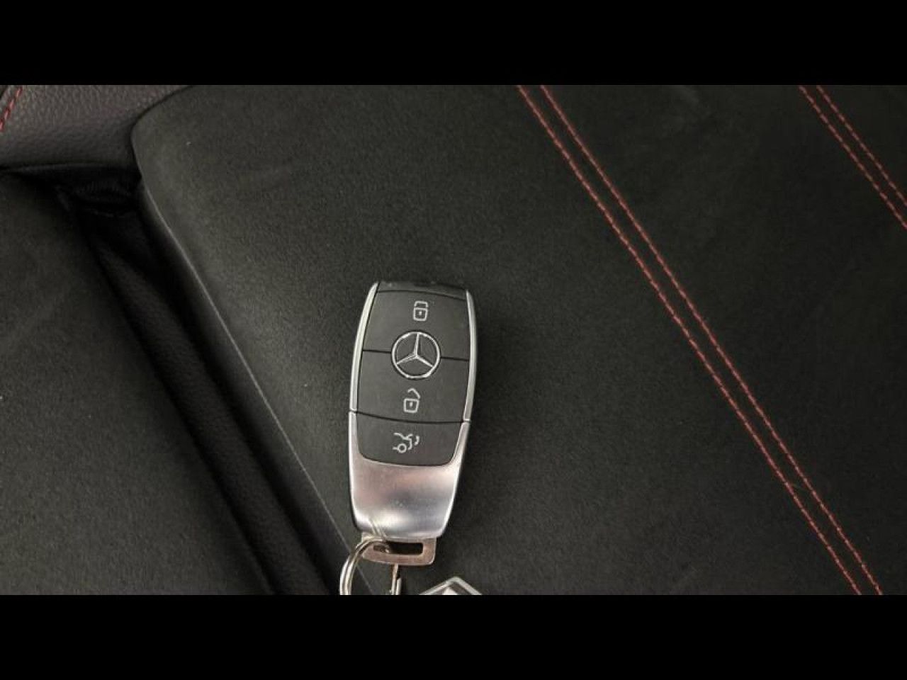 Photo du v&eacute;hicule 16 / 18