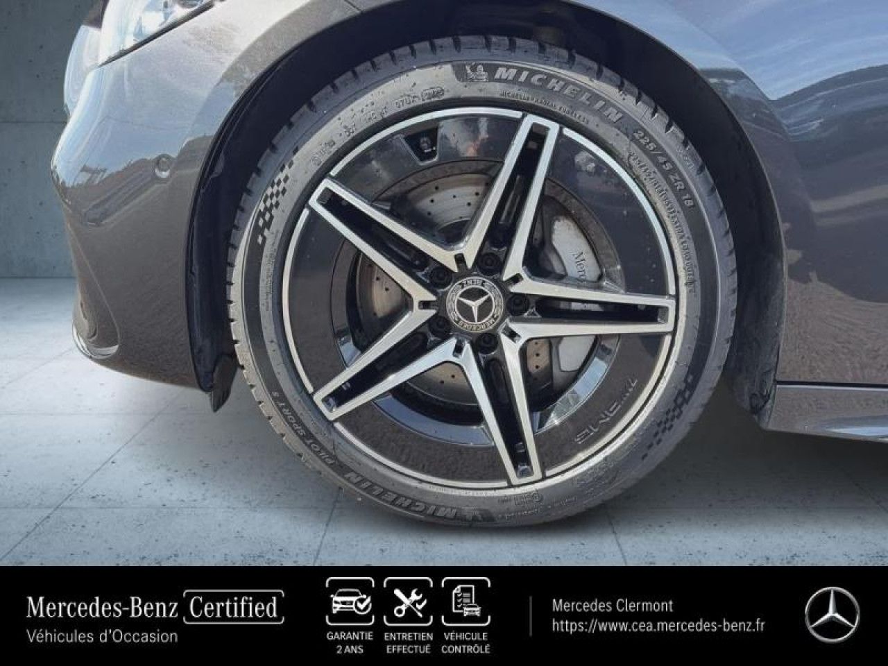 Photo du v&eacute;hicule 9 / 18