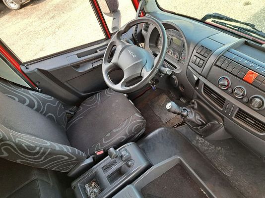 Vehicle image 4 / 14