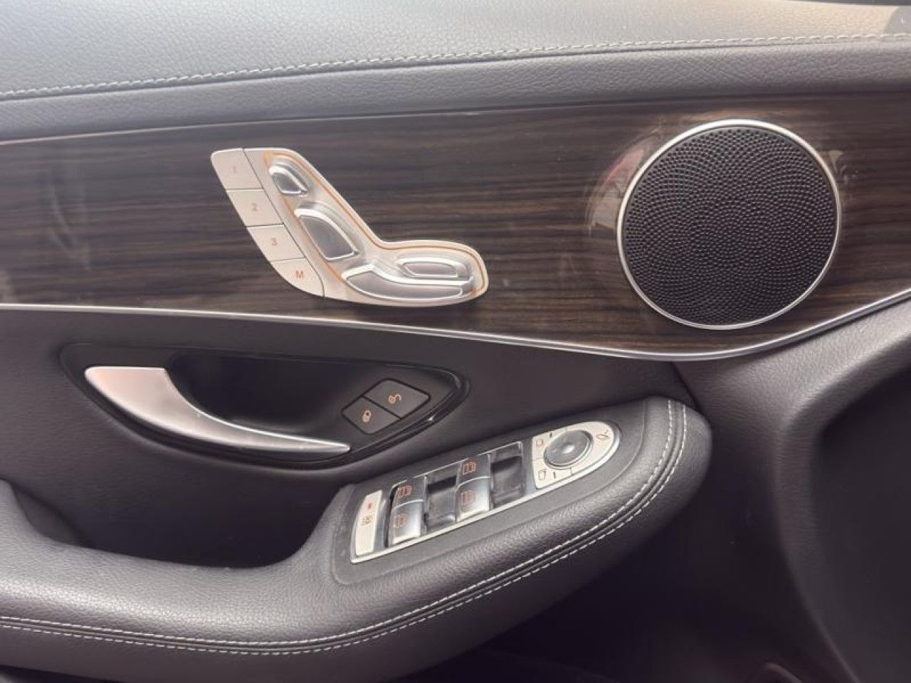 Photo du v&eacute;hicule 6 / 18