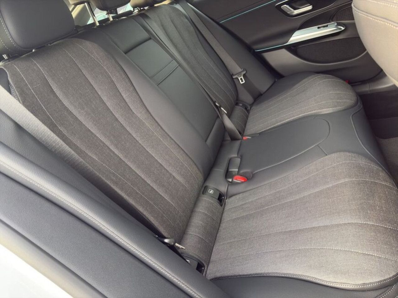Mercedes-Benz E-Klasse – Bild 18
