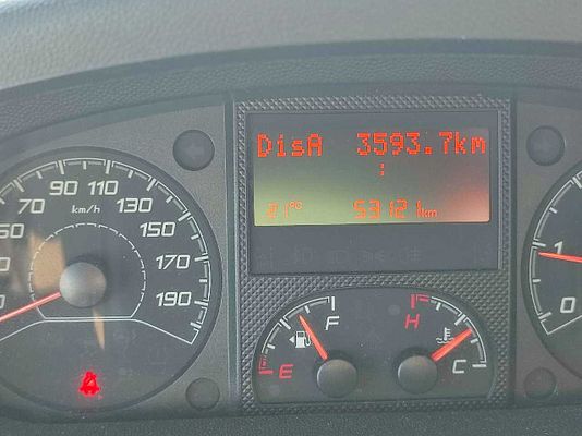 Vehicle image 8 / 11
