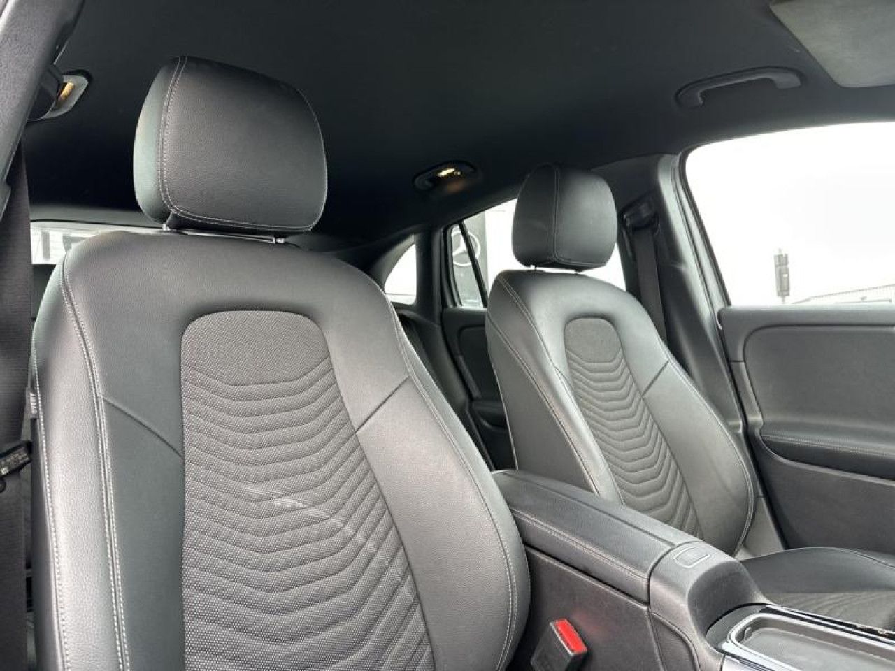 Photo du v&eacute;hicule 11 / 18