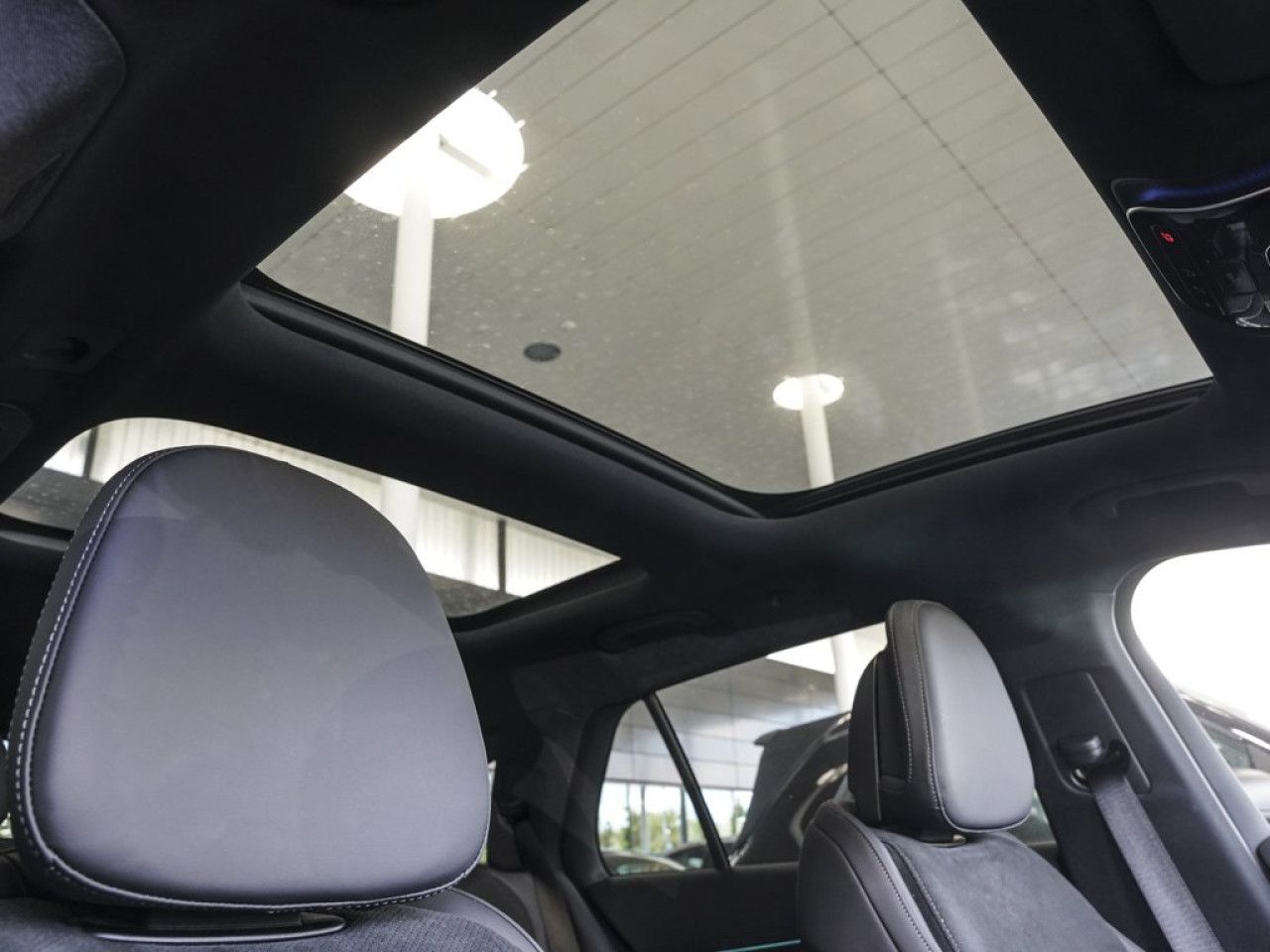 Mercedes-Benz E-Klasse – Bild 14