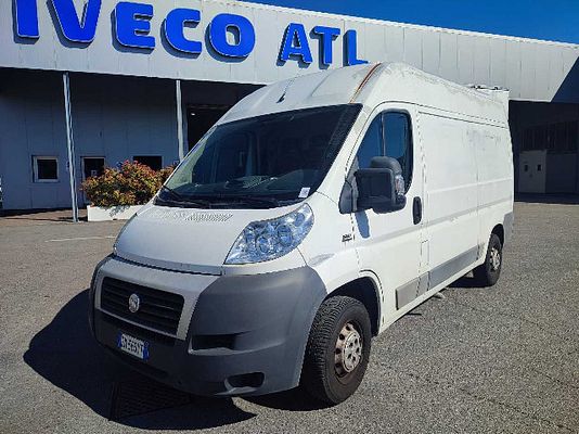 Vehicle image 1 / 10