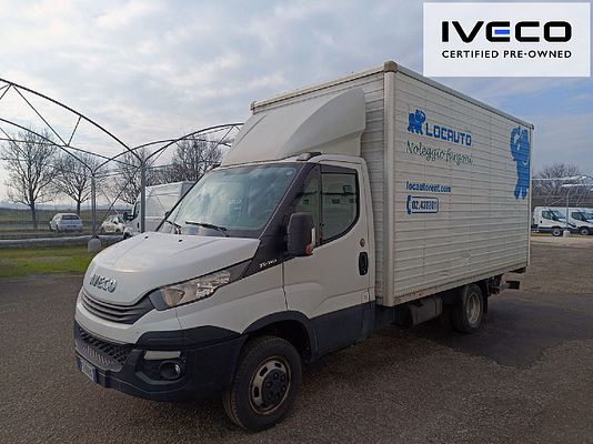 Vehicle image 6 / 10