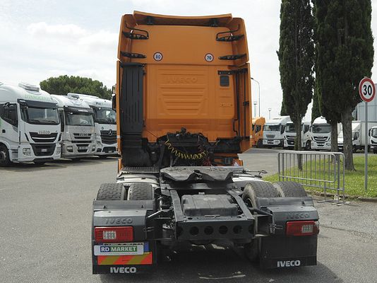 Vehicle image 3 / 7