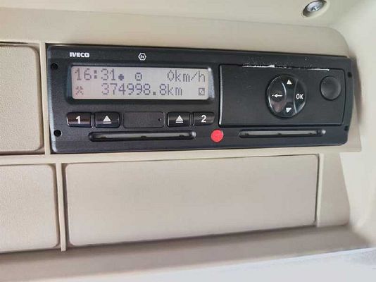 Vehicle image 11 / 12